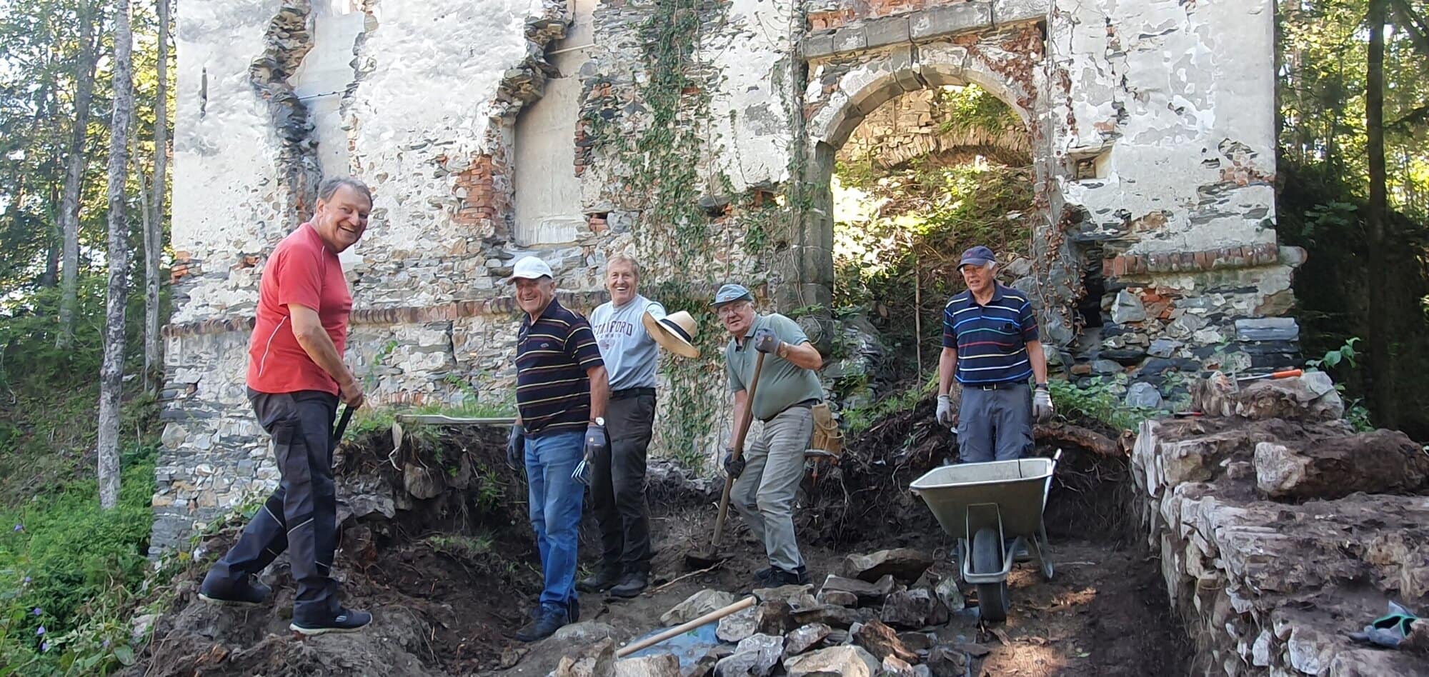 Langsam kehrt Winterruhe auf der Ruine Waxenegg ein
